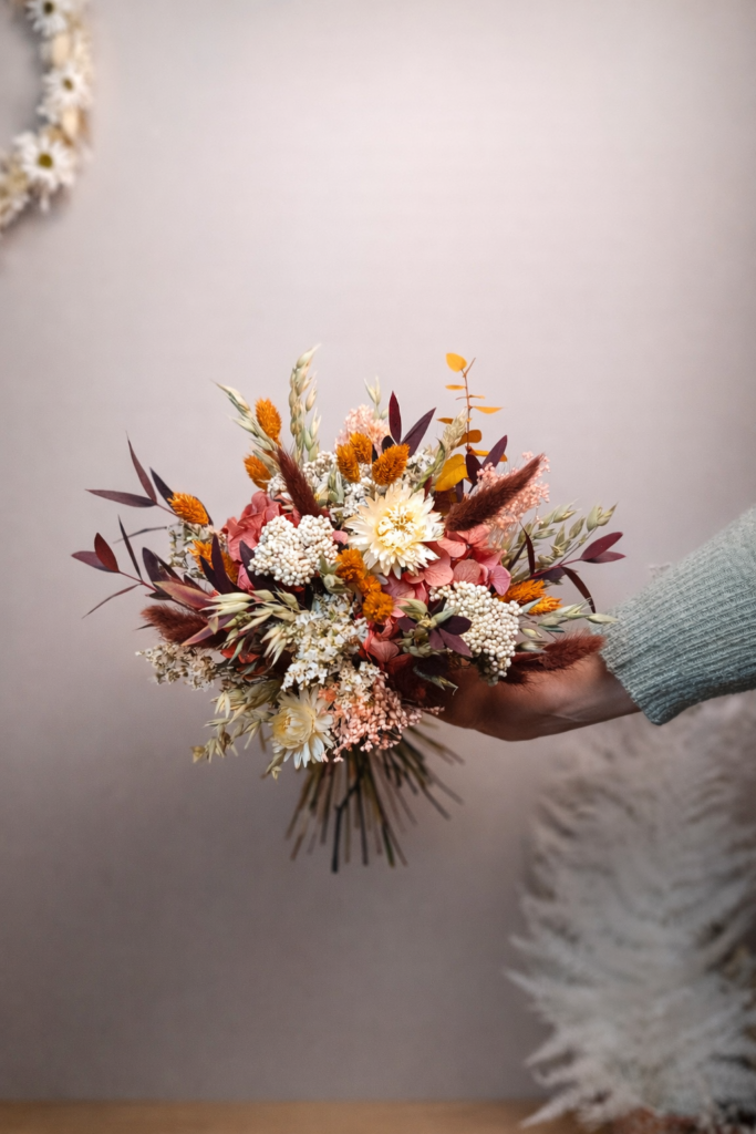 Bouquet de mariée en fleurs séchées - Aube d'automne